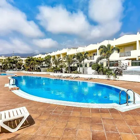 Casa de Férias Oasis Fanabe Townhouse